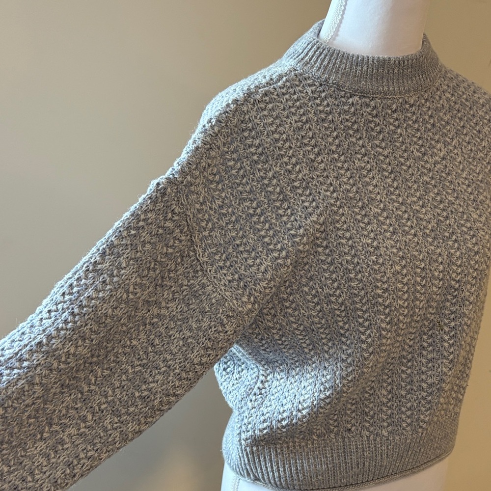 Universal Thread Textured Gray Crew Neck Sweater - Picture 3 of 8